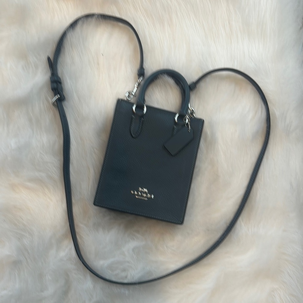 Coach North Leather Crossbody Bag Used Only Once.